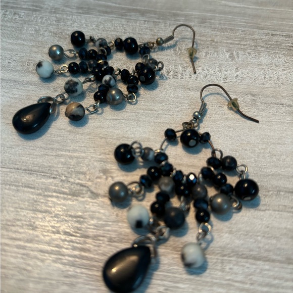 Beautiful bead earrings - Picture 2 of 3